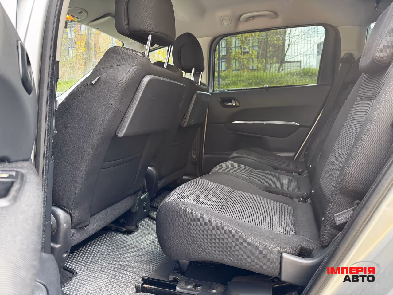 Peugeot 5008 - фото 14