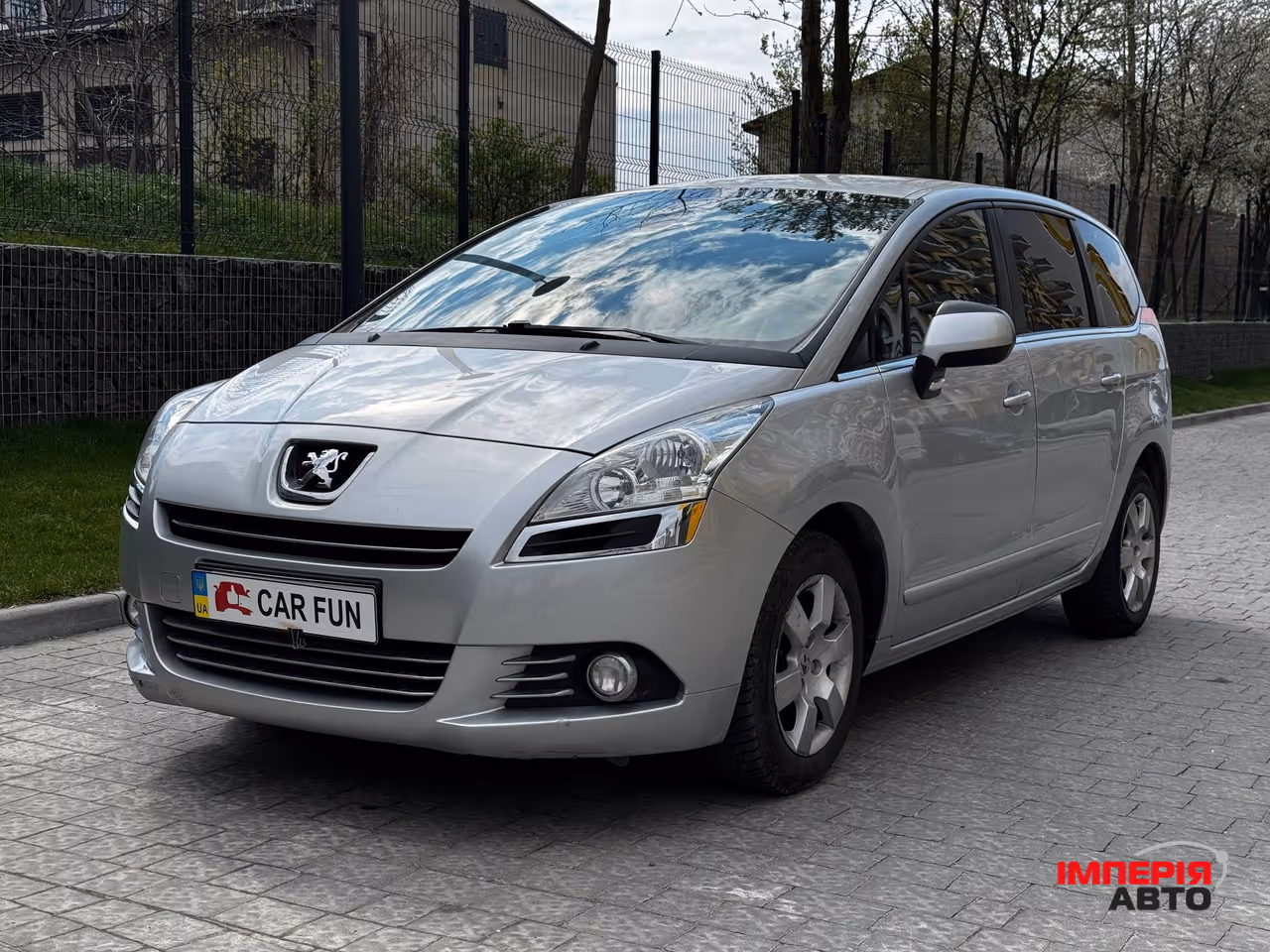 Peugeot 5008 - фото 1