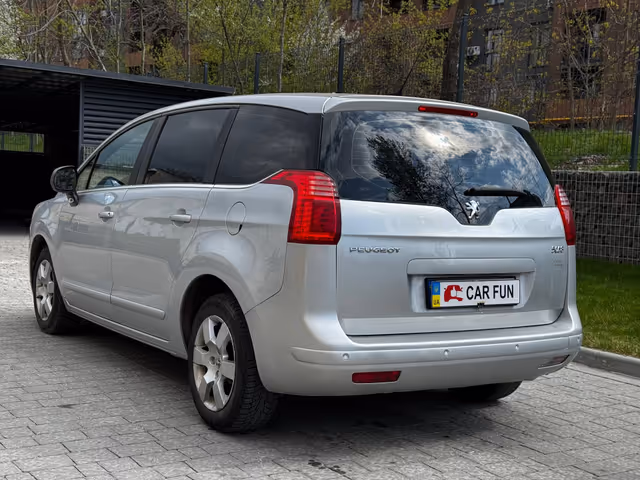 Peugeot 5008 - фото 5