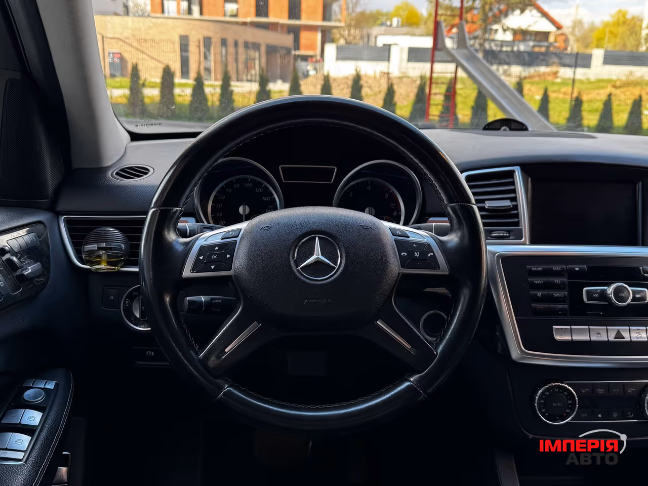Mercedes-Benz M-Класс - фото 24
