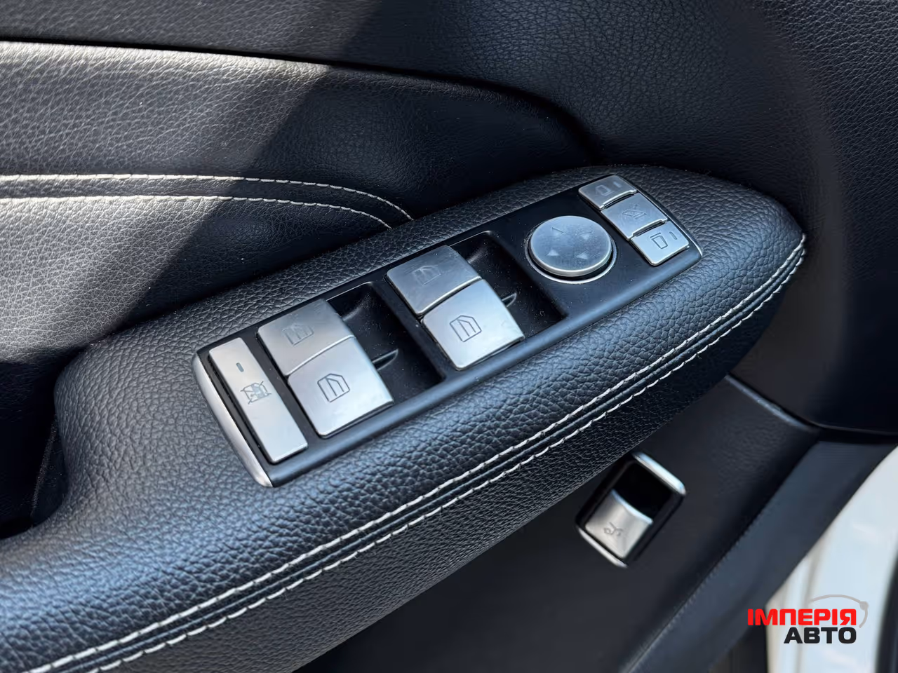 Mercedes-Benz M-Класс - фото 10