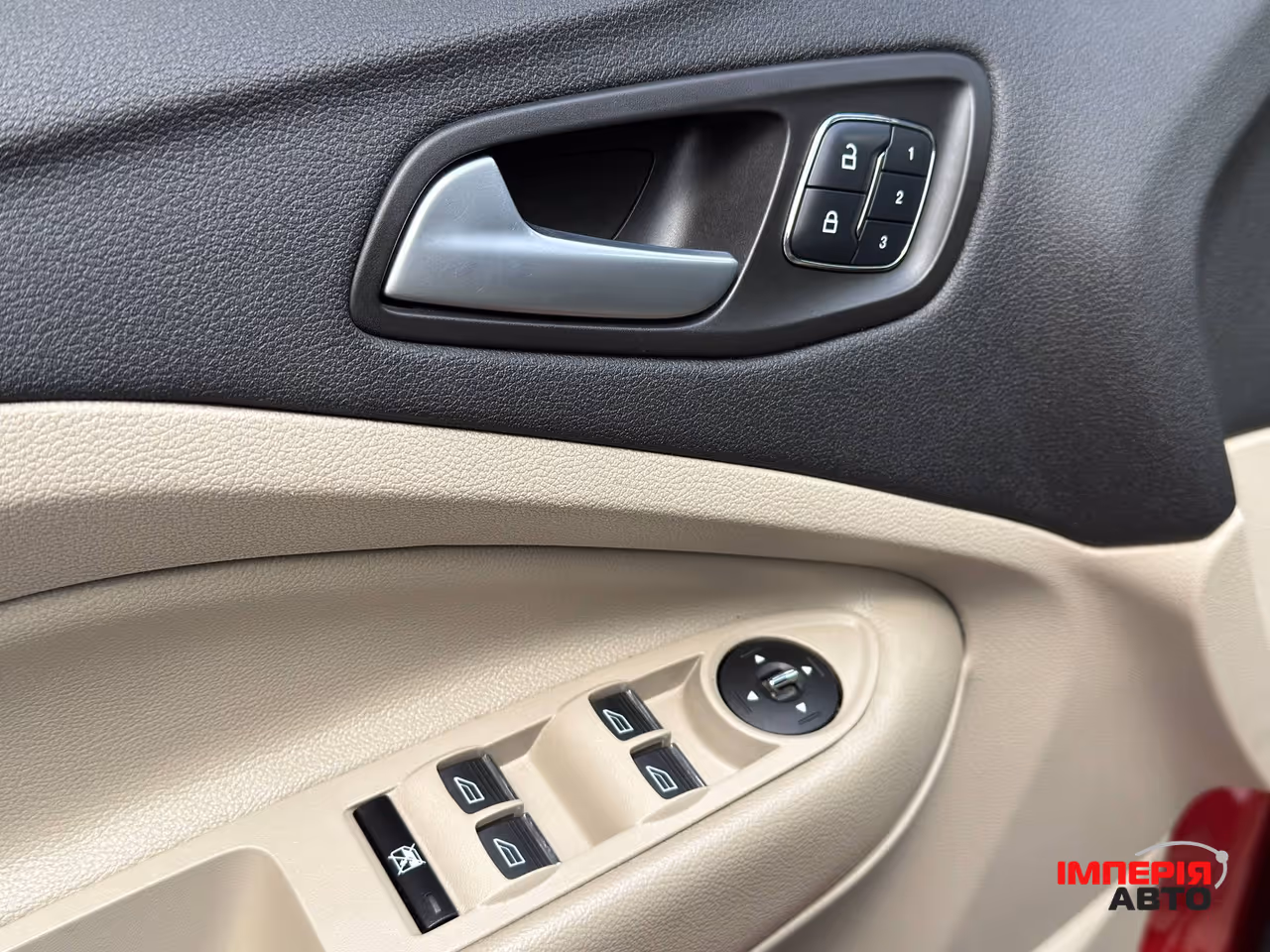 Ford Escape - фото 11
