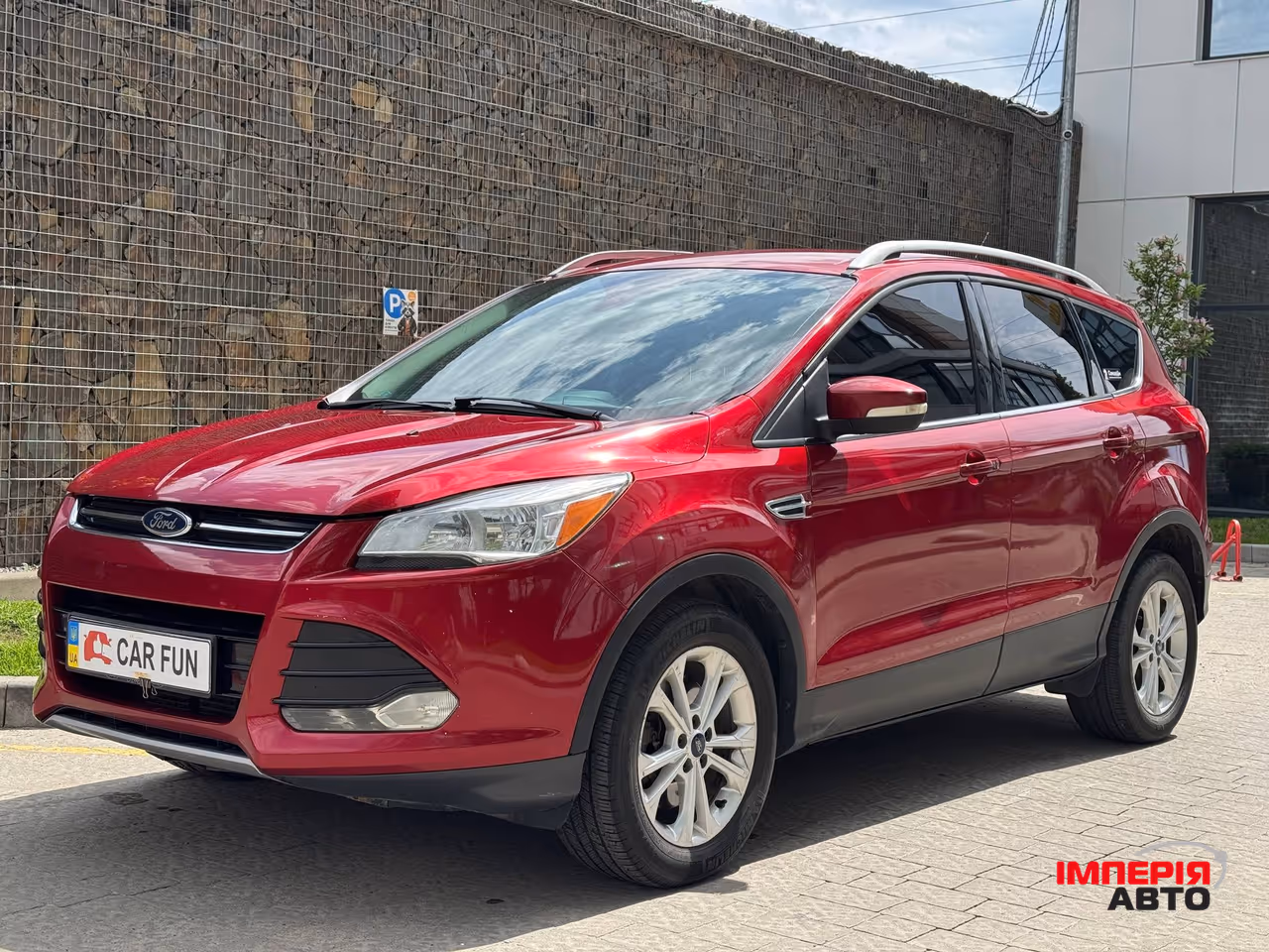 Ford Escape - фото 1