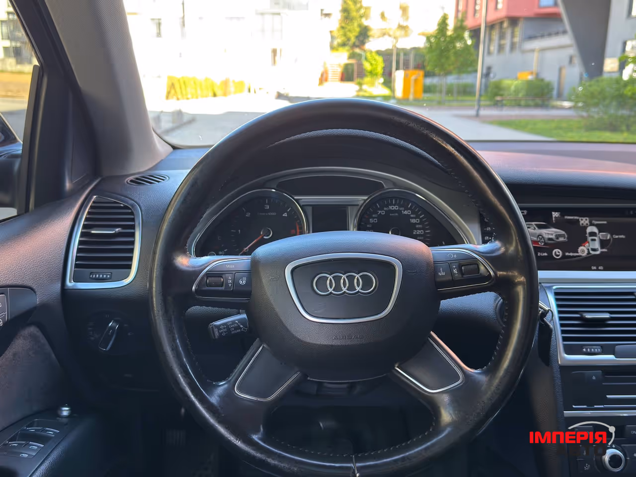 Audi Q7 - фото 25