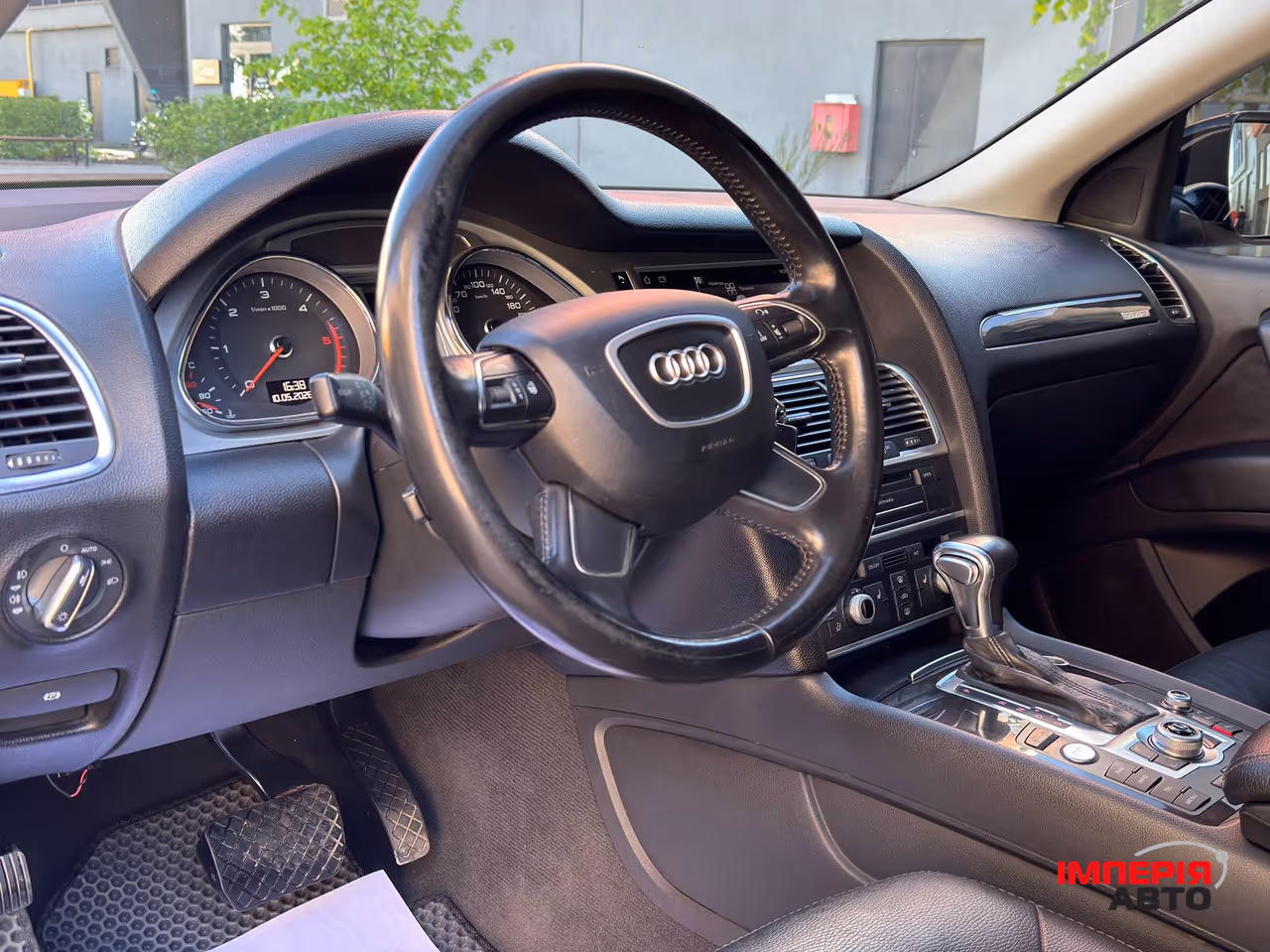 Audi Q7 - фото 9