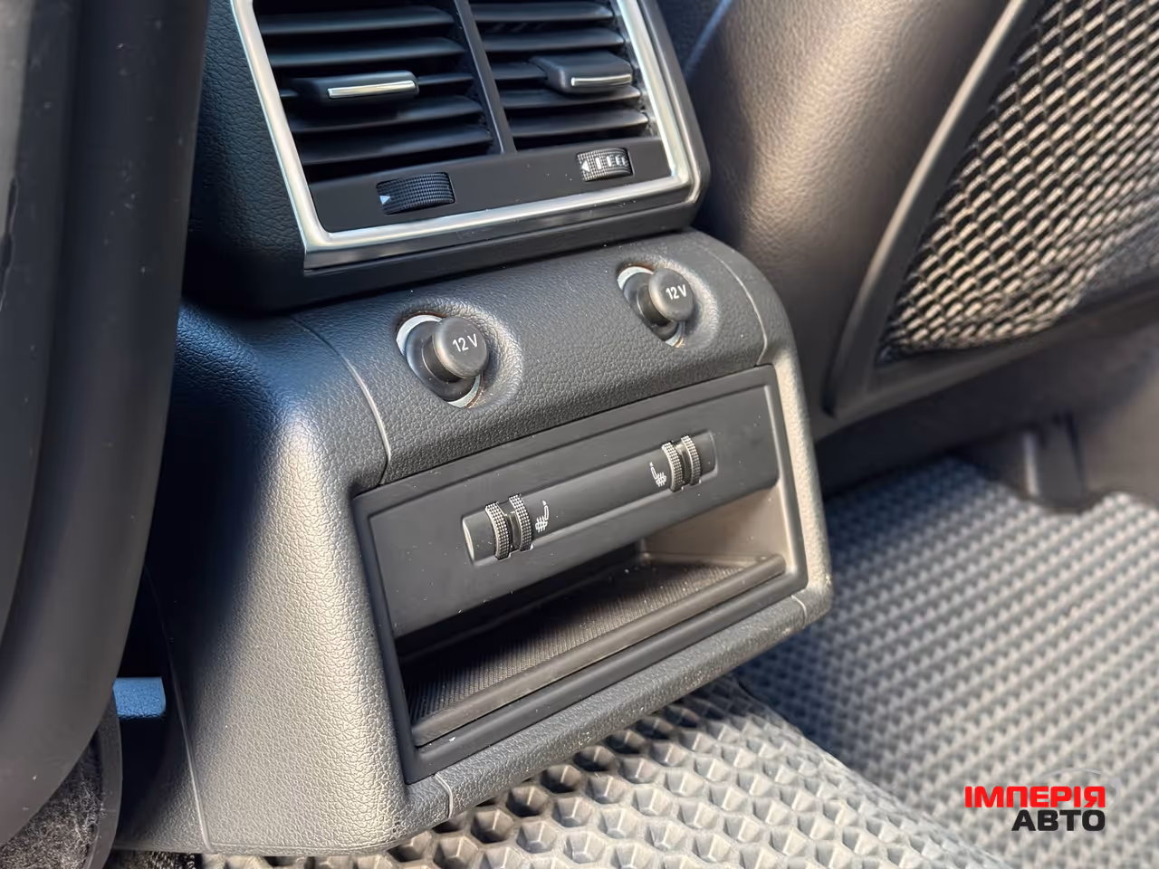Audi Q7 - фото 15