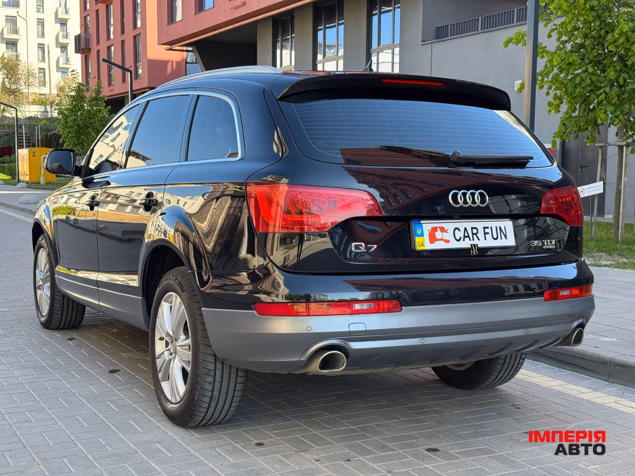 Audi Q7 - фото 6