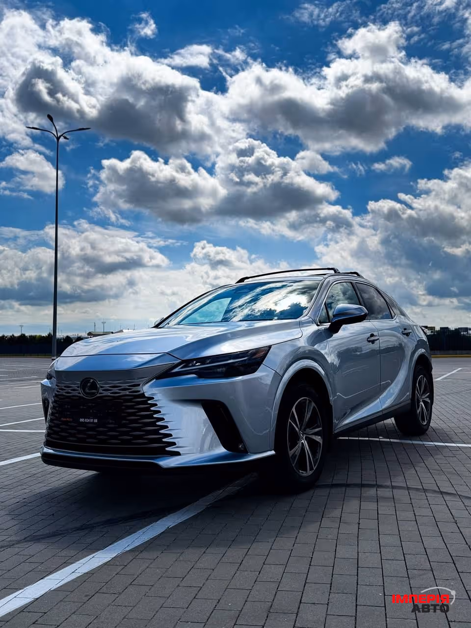 Lexus RX - фото 1