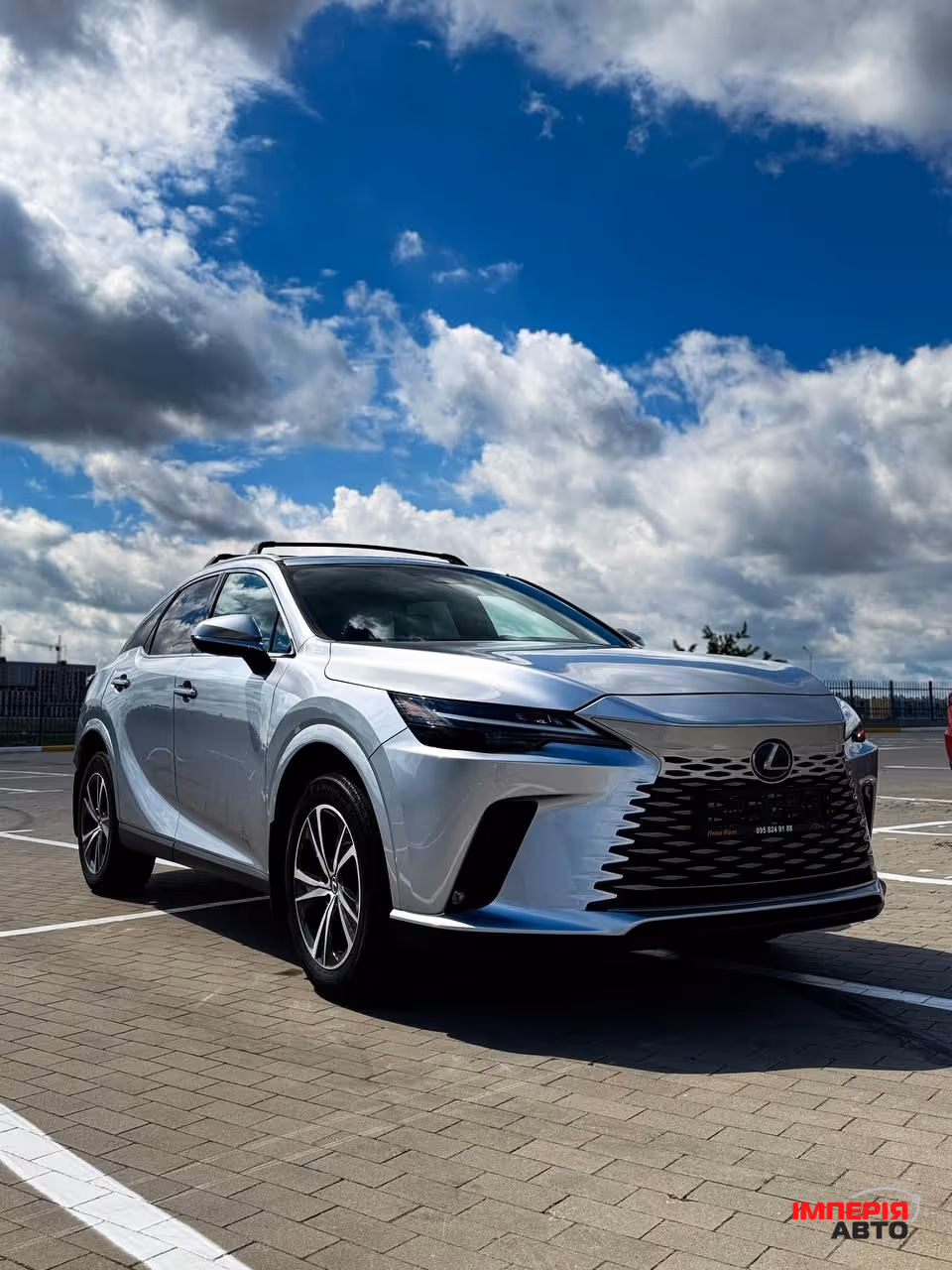 Lexus RX - фото 2