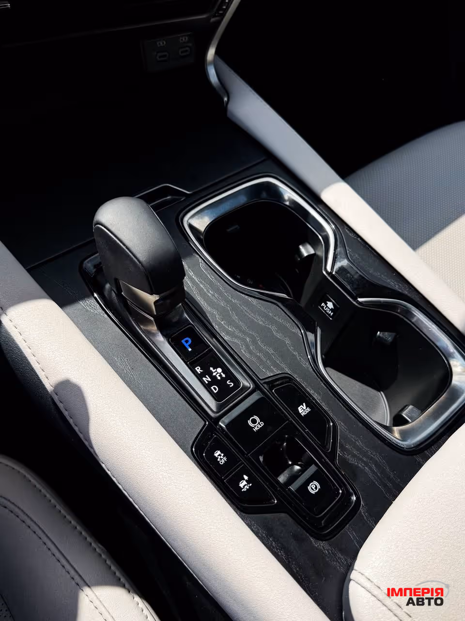 Lexus RX - фото 20