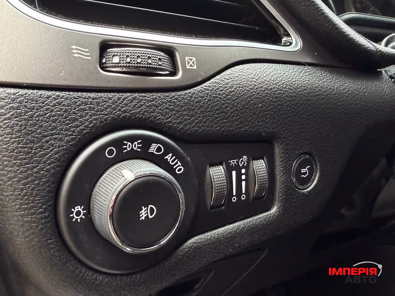 Jeep Cherokee - фото 13