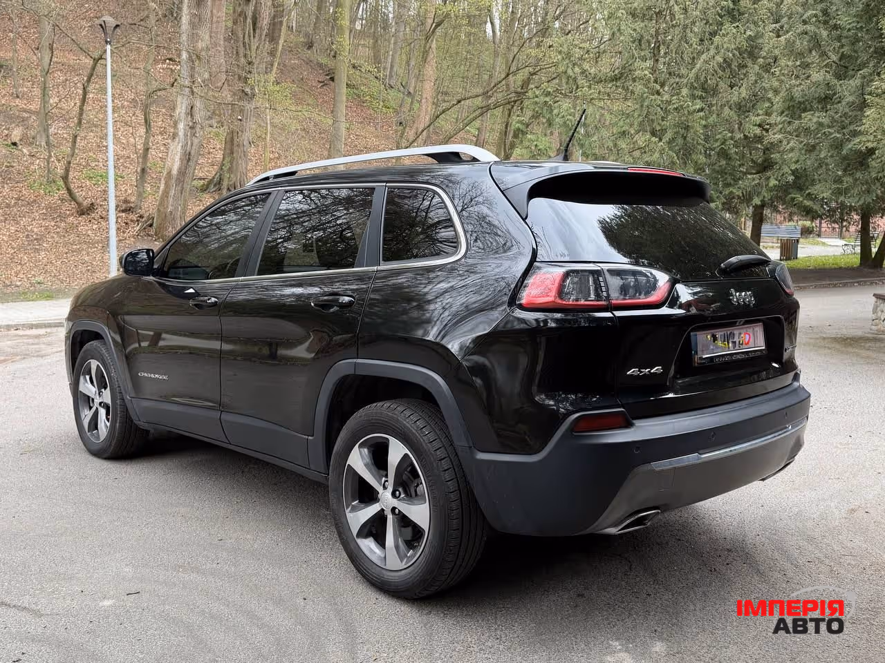 Jeep Cherokee - фото 8