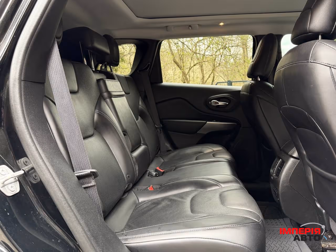 Jeep Cherokee - фото 15