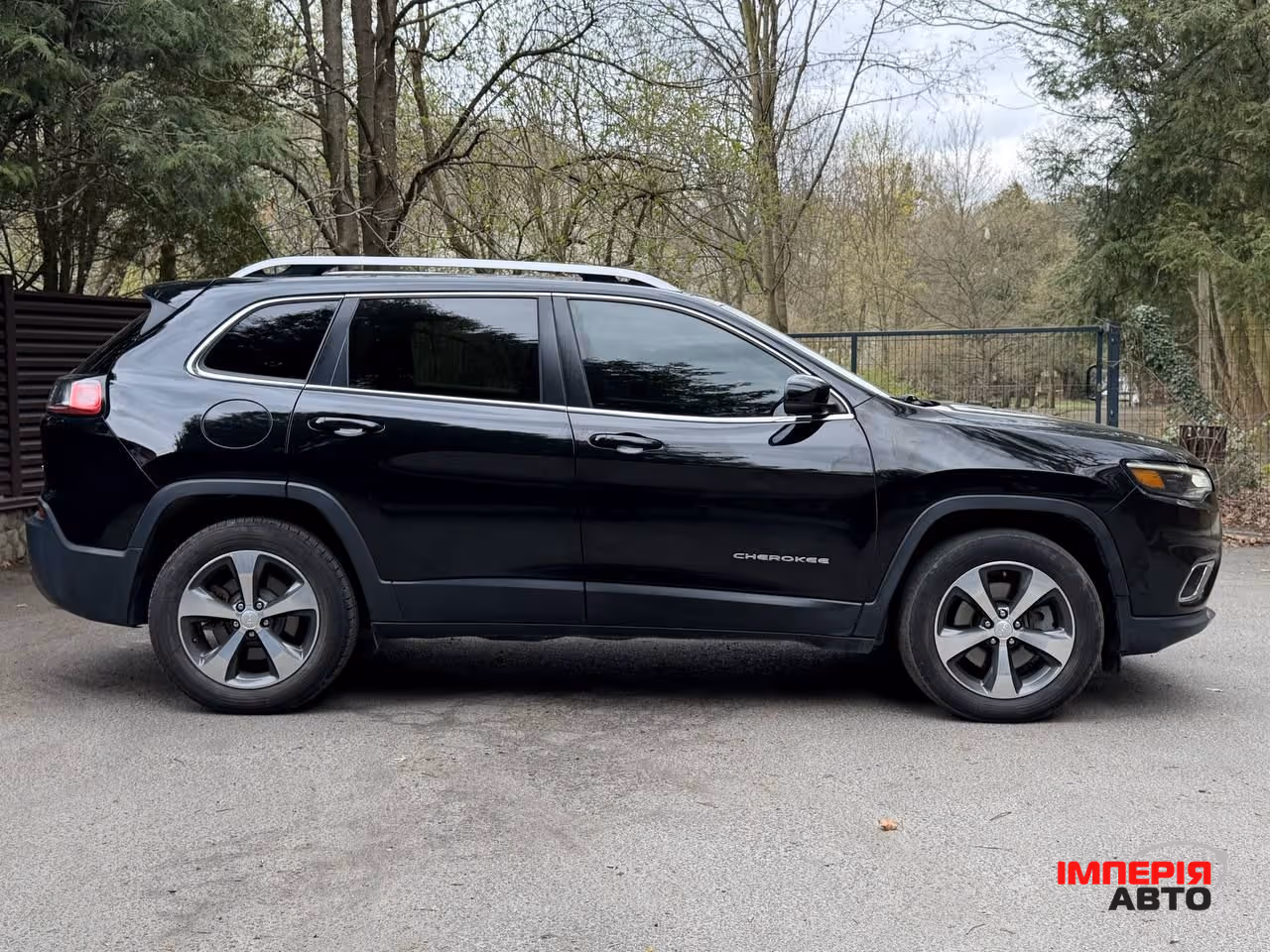 Jeep Cherokee - фото 4