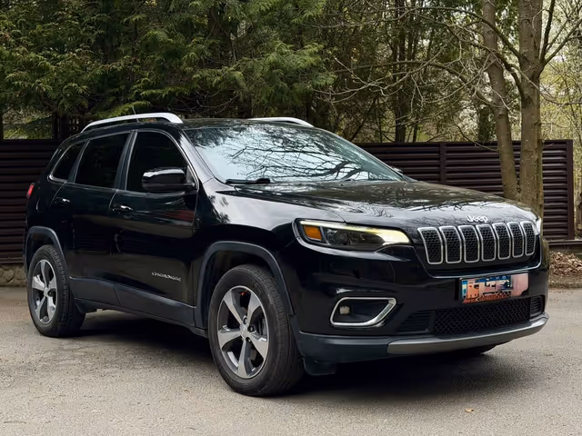 Jeep Cherokee - фото 3