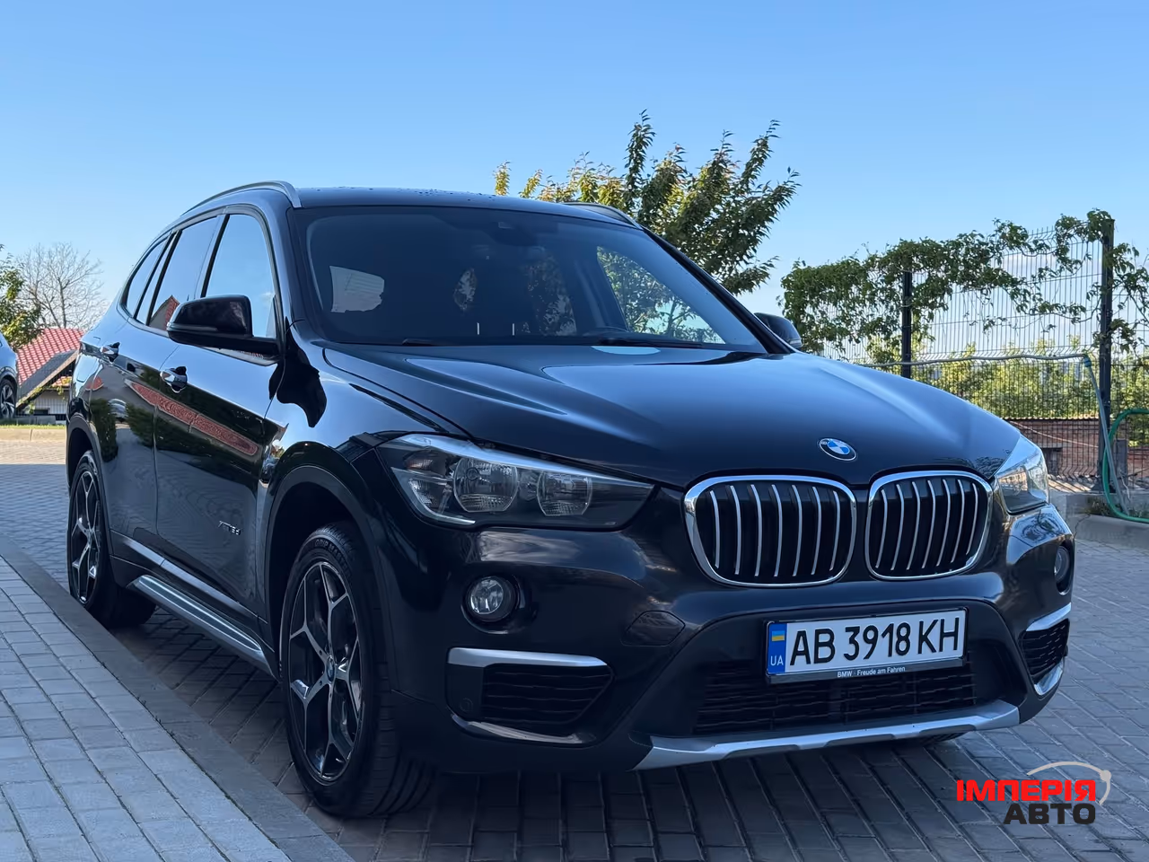 BMW X1 - фото 1