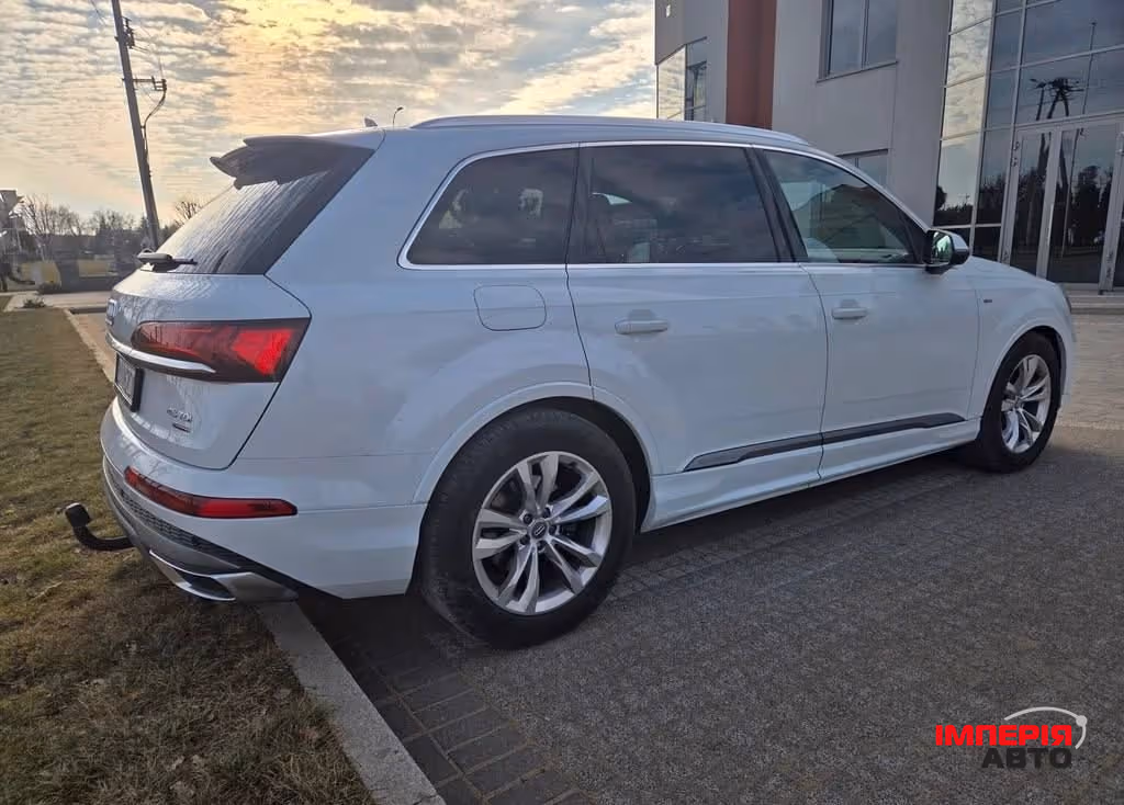 Audi Q7 - фото 6