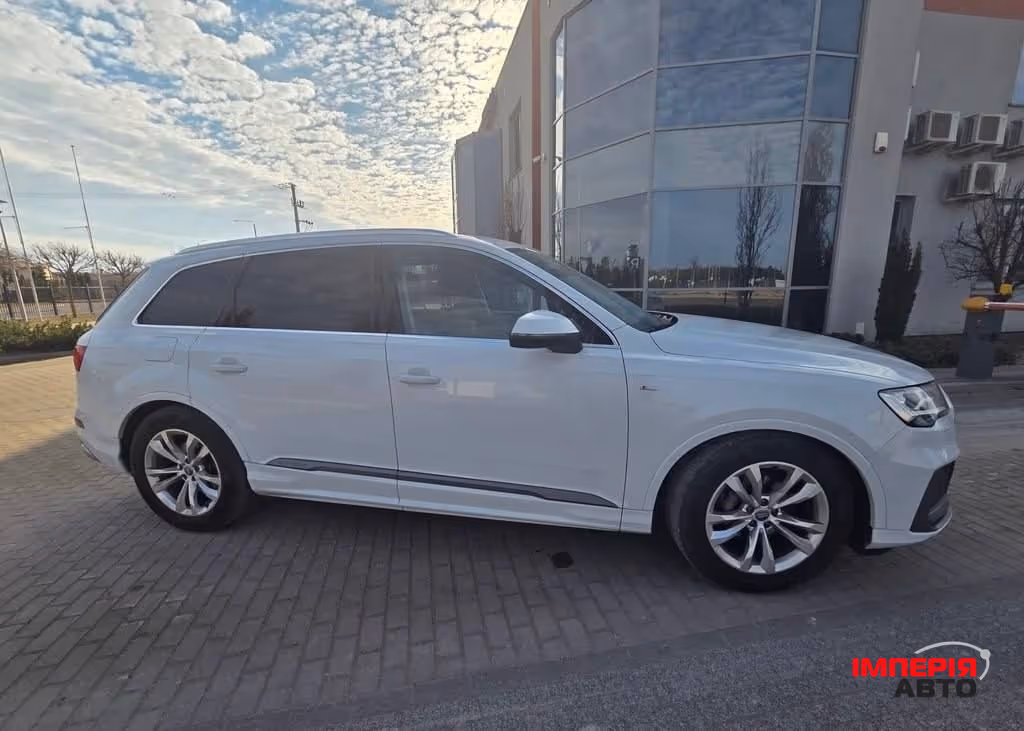 Audi Q7 - фото 2