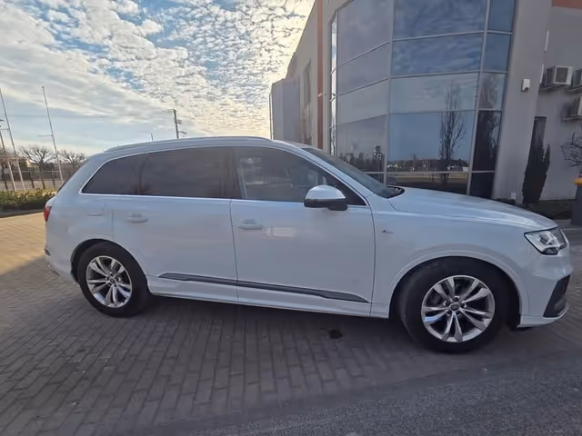 Audi Q7 - фото 2