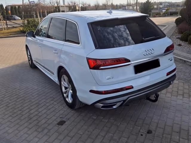 Audi Q7 - фото 5