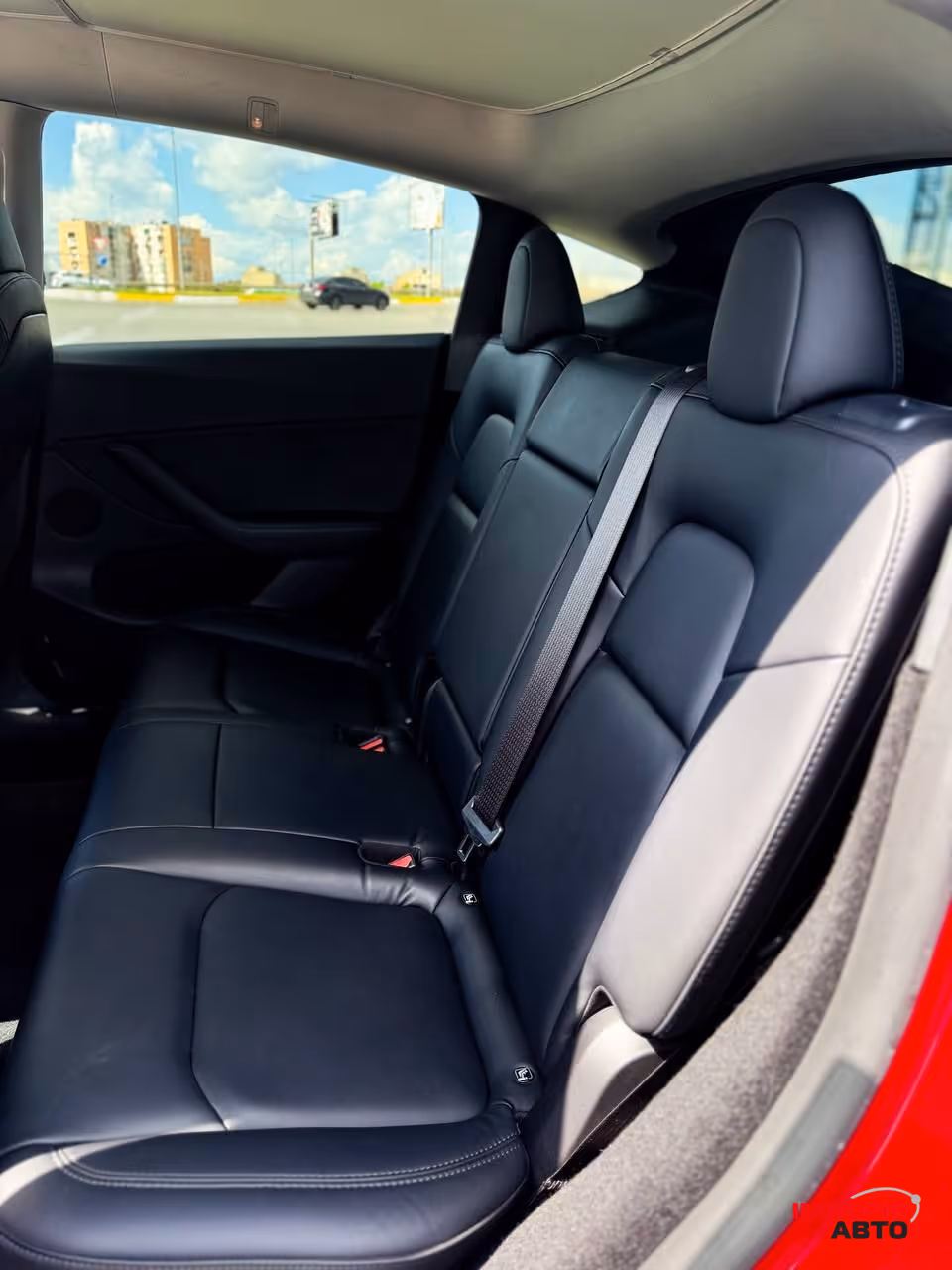 Tesla Model Y - фото 11