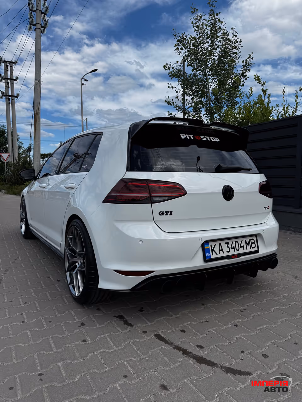 Volkswagen Golf GTI - фото 7