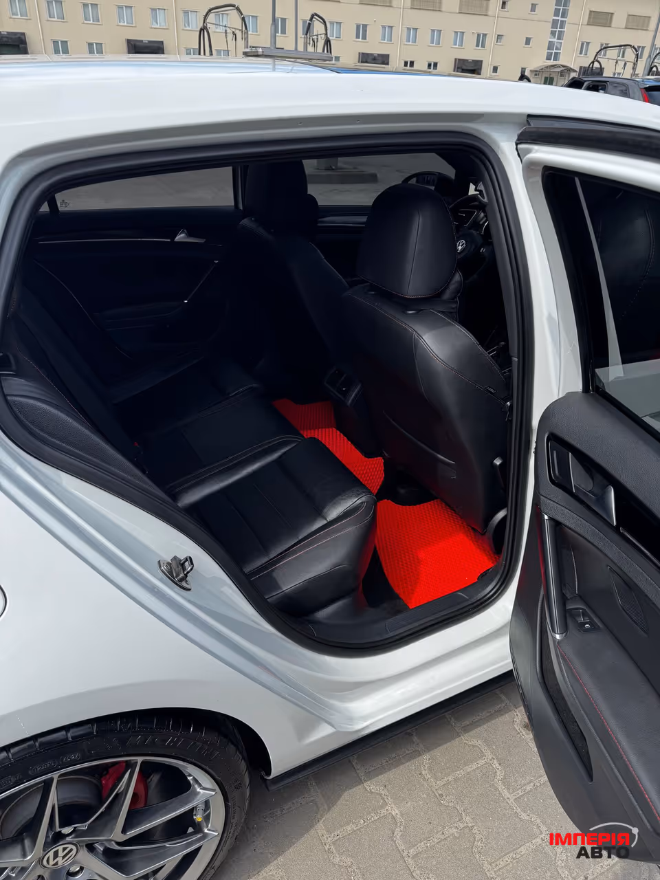 Volkswagen Golf GTI - фото 12