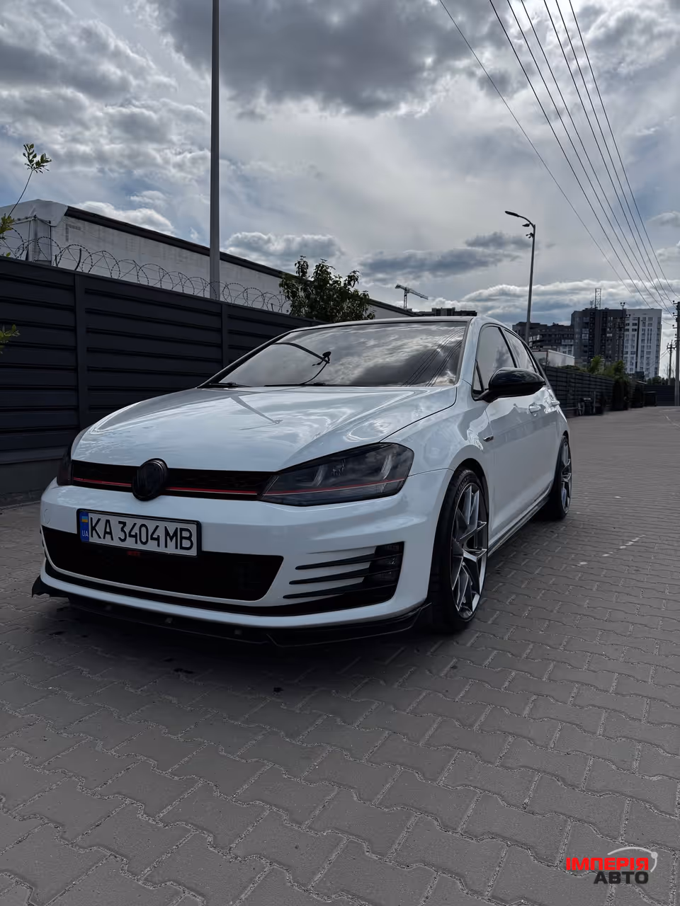 Volkswagen Golf GTI - фото 1