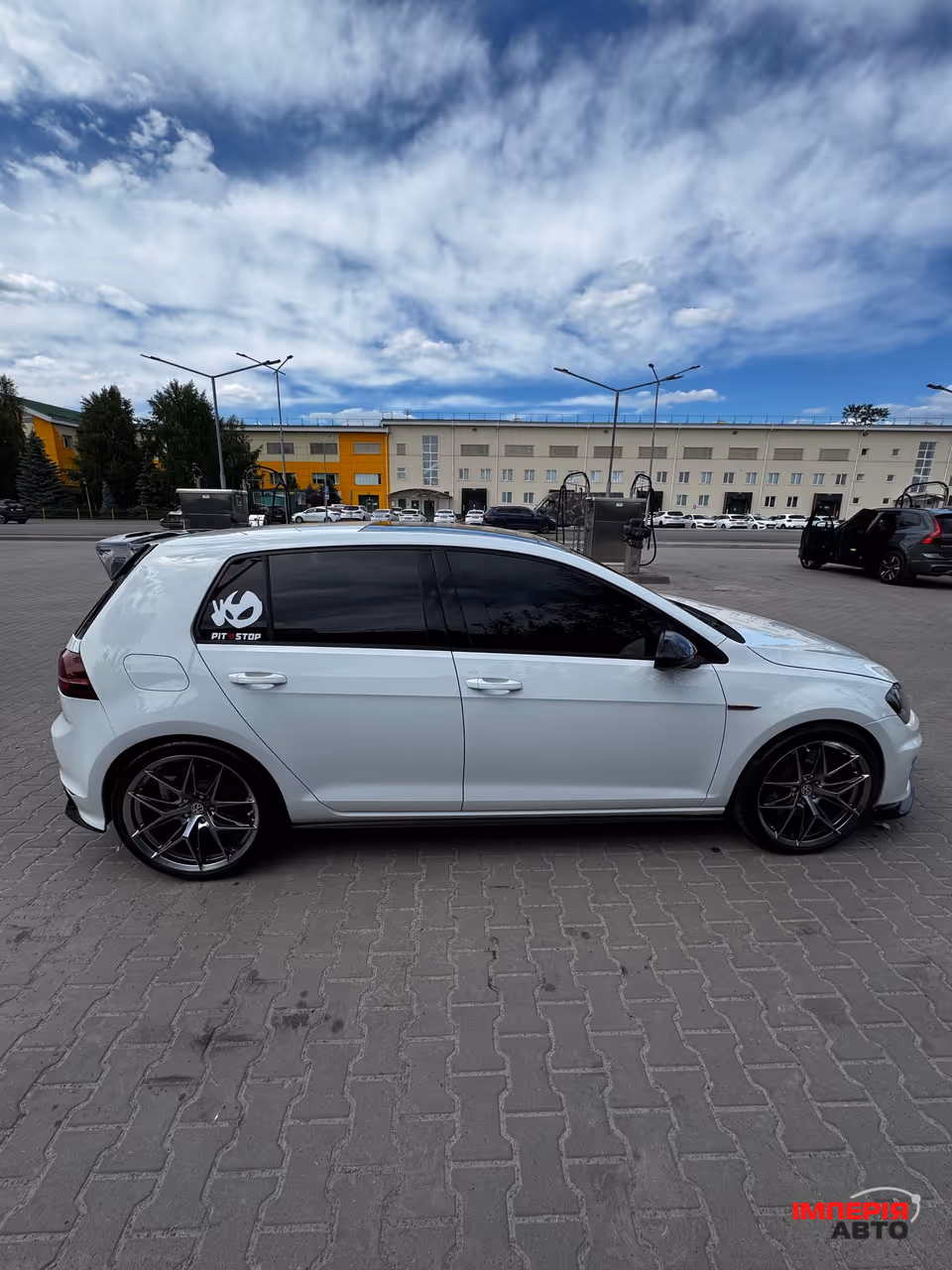 Volkswagen Golf GTI - фото 4