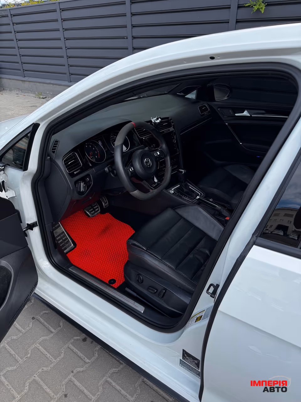 Volkswagen Golf GTI - фото 9