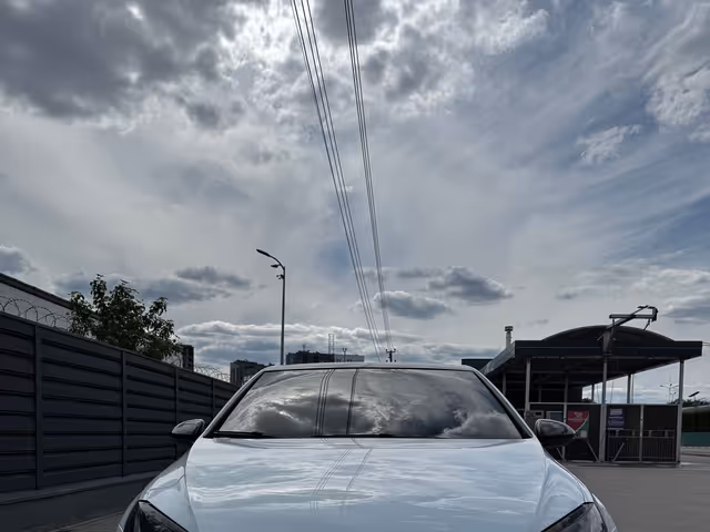 Volkswagen Golf GTI - фото 2