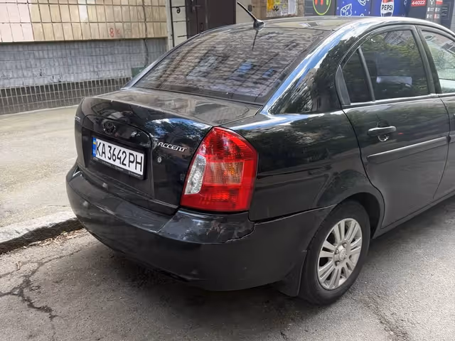 Hyundai Accent - фото 3
