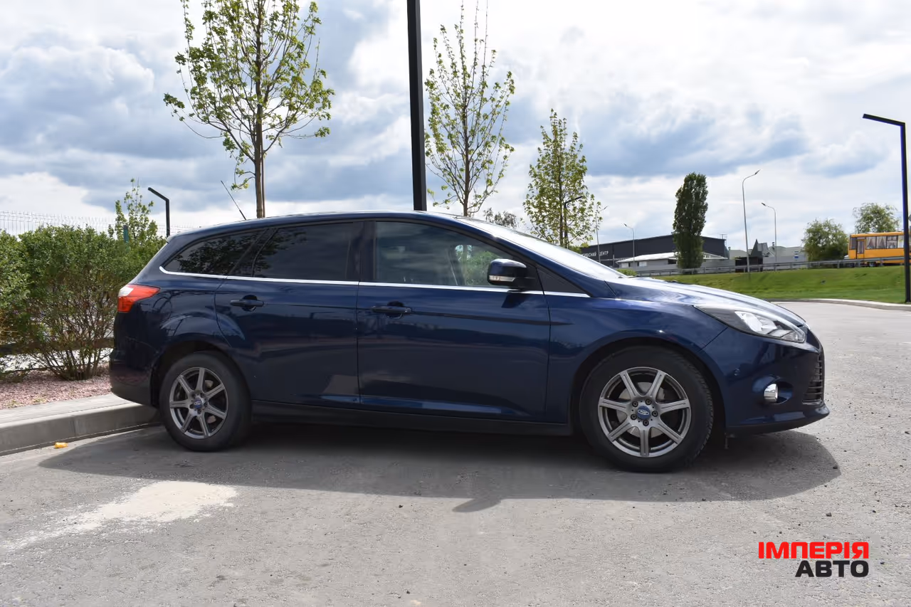 Ford Focus - фото 8
