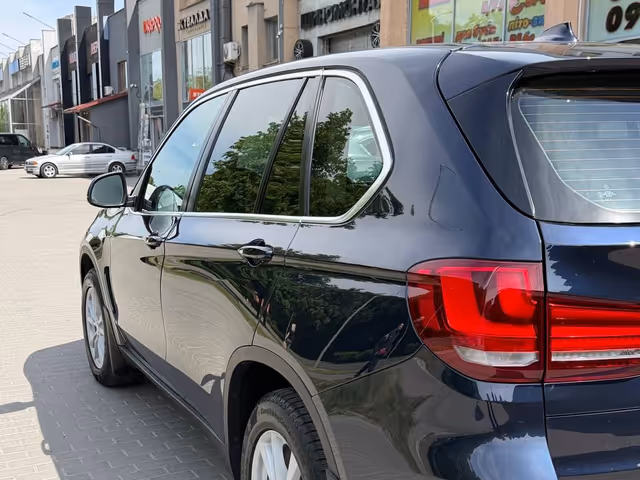 BMW X5 - фото 3