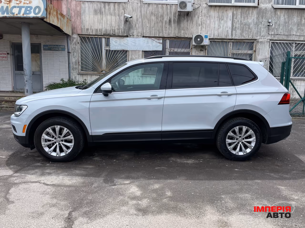 Volkswagen Tiguan - фото 10