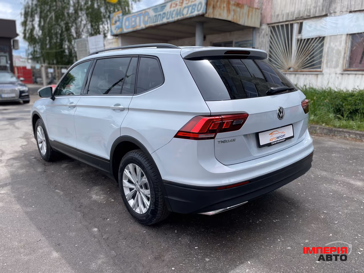 Volkswagen Tiguan - фото 9