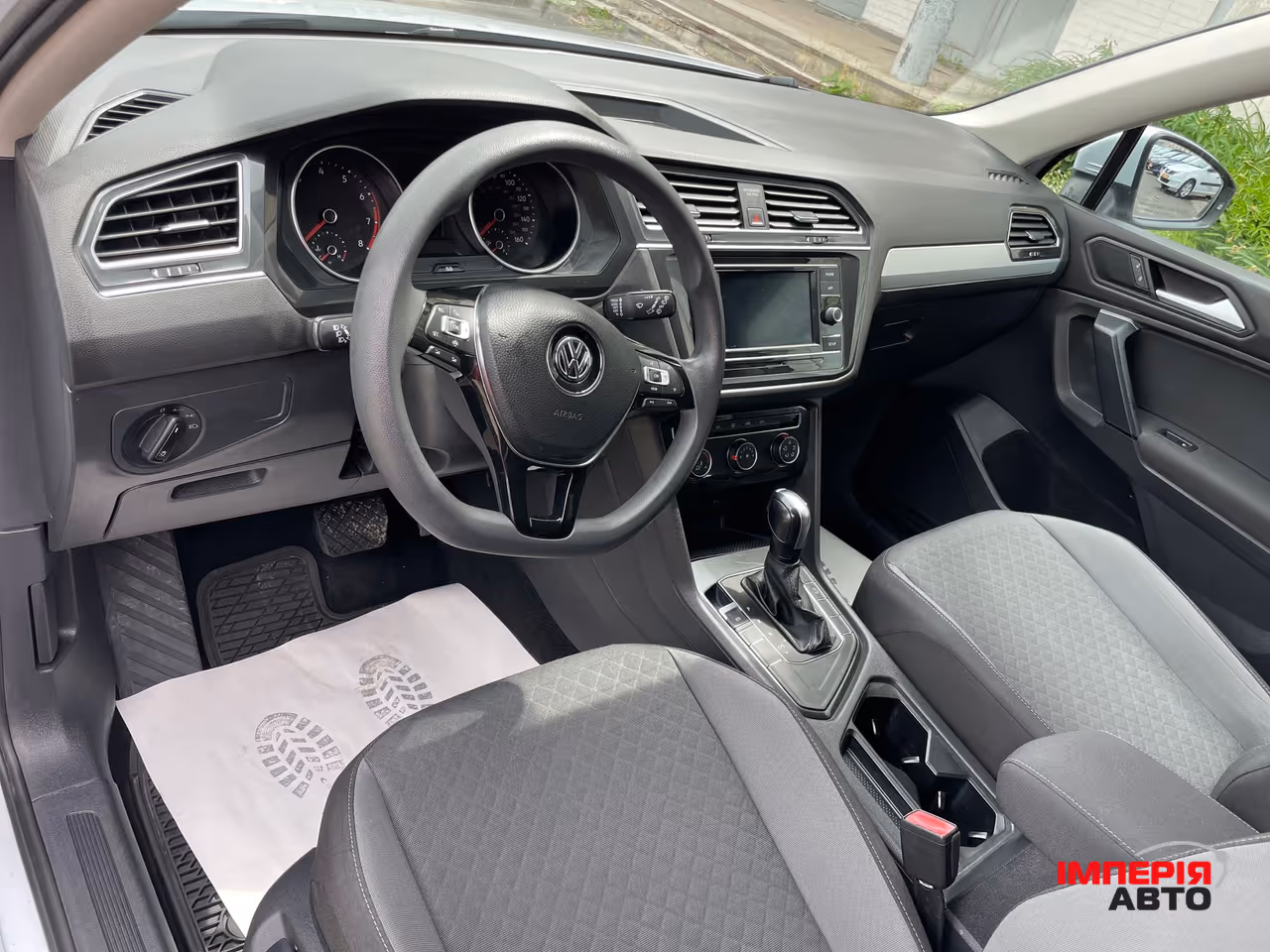 Volkswagen Tiguan - фото 18