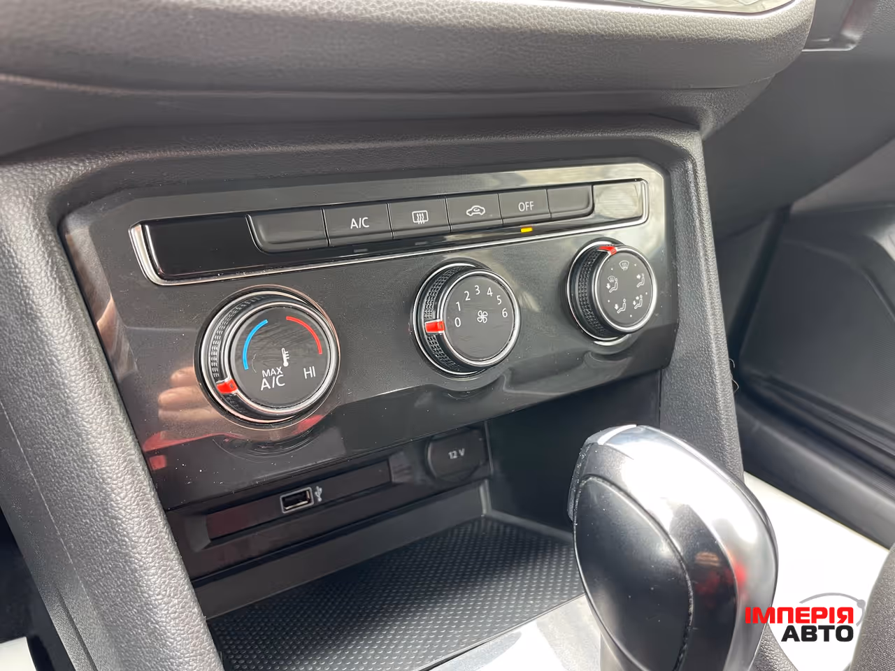 Volkswagen Tiguan - фото 29