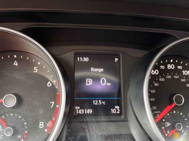 Volkswagen Tiguan - фото 2