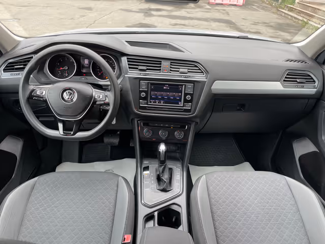 Volkswagen Tiguan - фото 3