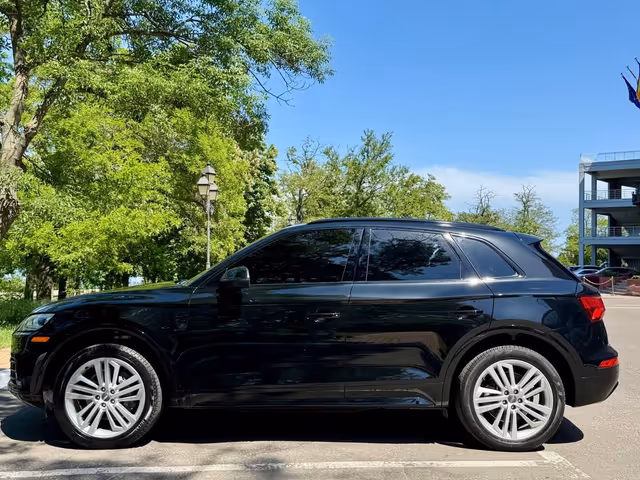Audi Q5 - фото 5