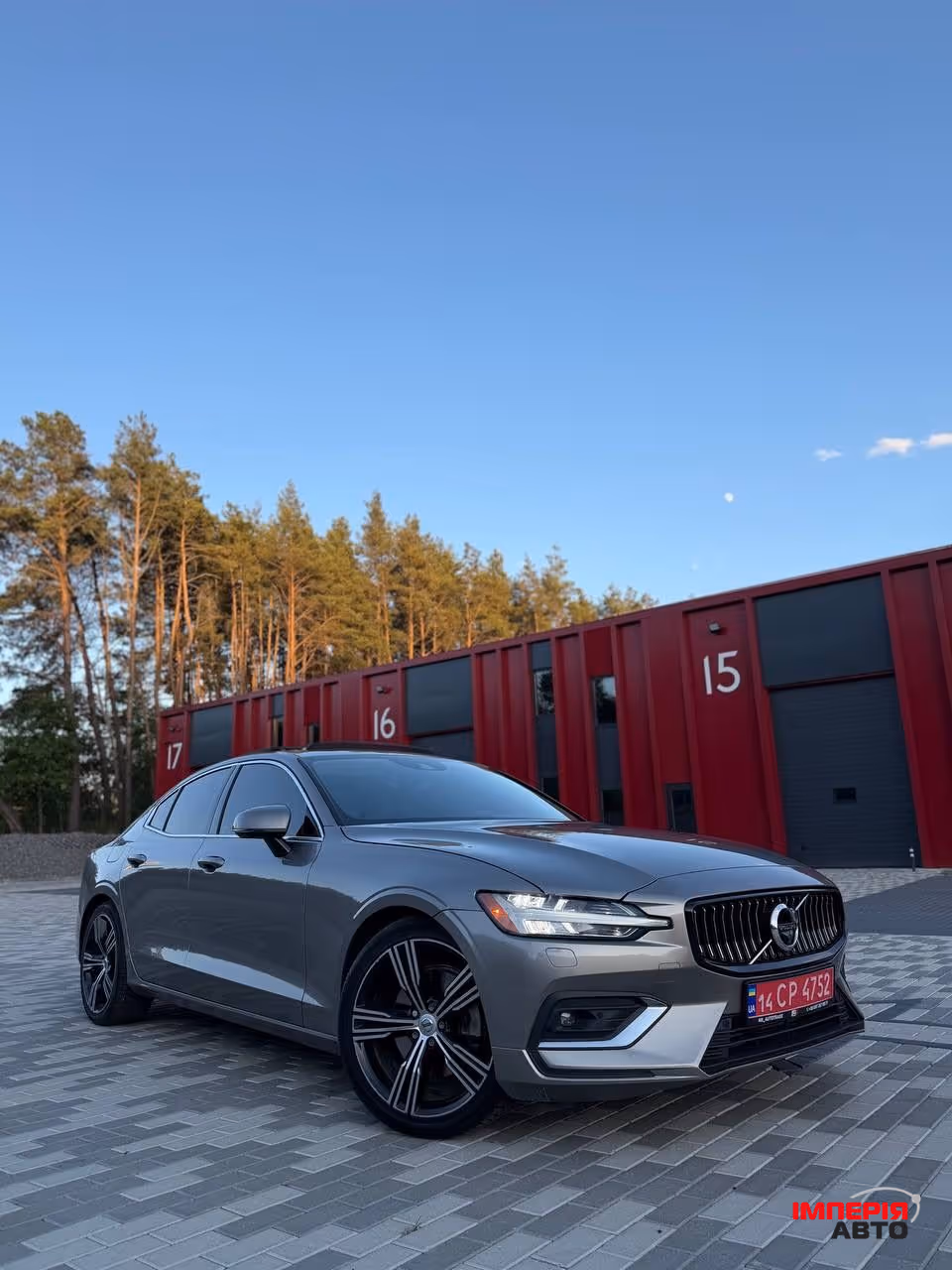 Volvo S60 - фото 1