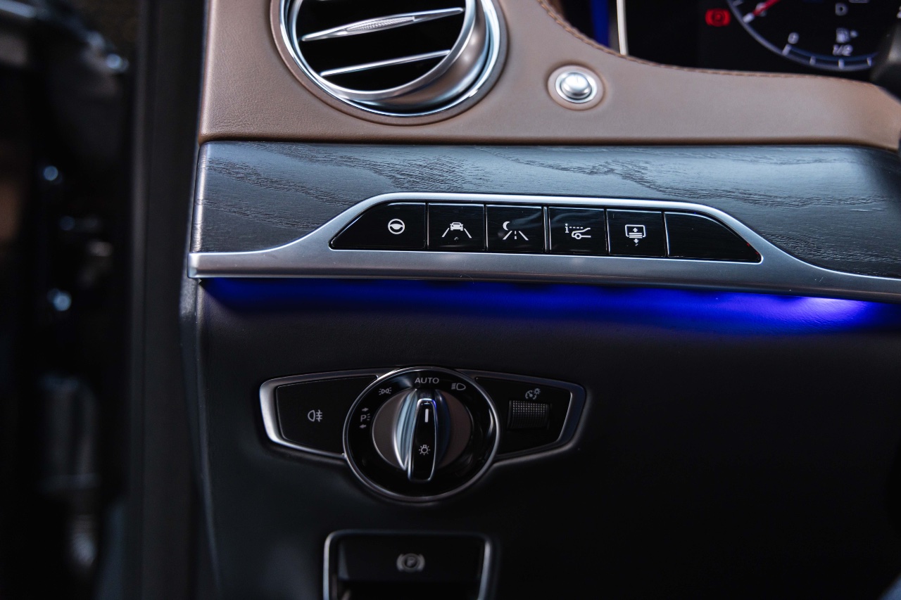 Mercedes-Benz S-Класс - фото 27