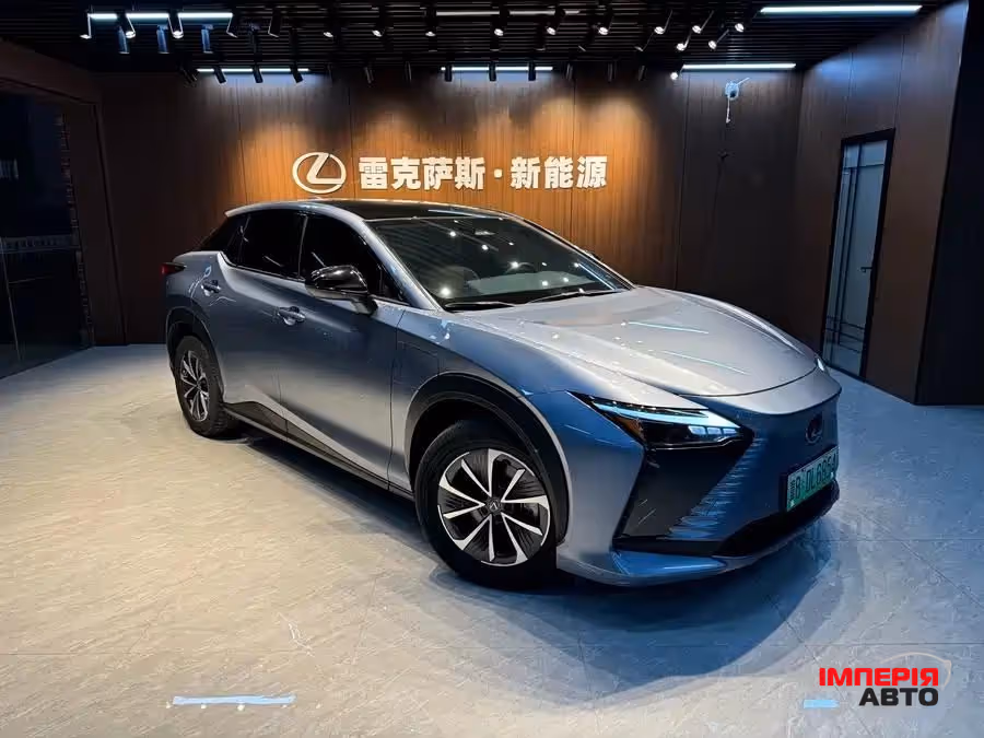 Lexus RZ - фото 1