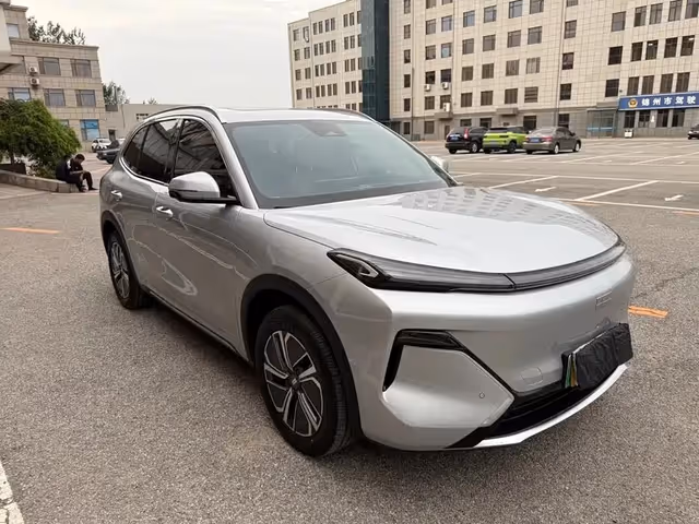 Geely Galaxy Starship 7 - фото 2