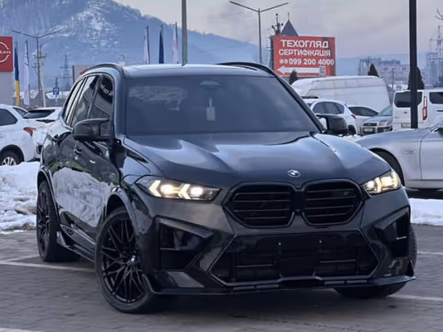 BMW X5 - фото 1