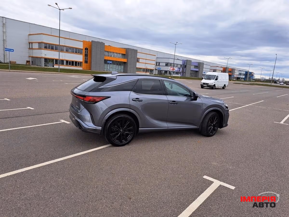 Lexus RX - фото 4