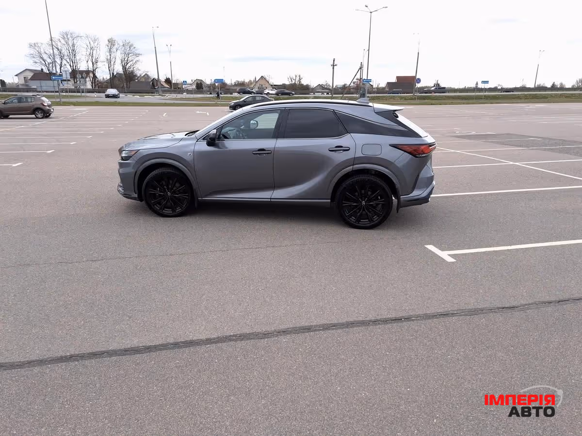 Lexus RX - фото 7