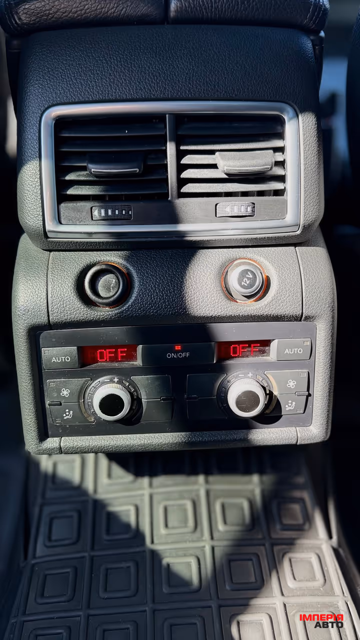 Audi Q7 - фото 15