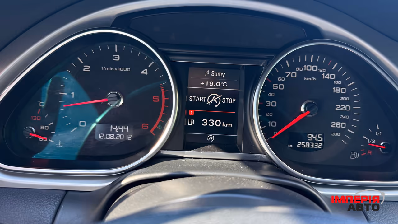 Audi Q7 - фото 12